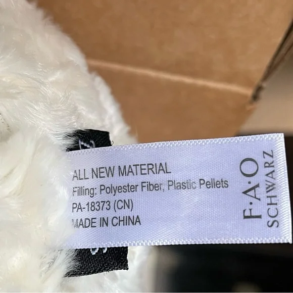 NEW FAO Schwarz Large Curly White Sitting Bear Plush - Return To Wonder - Picture 8 of 13